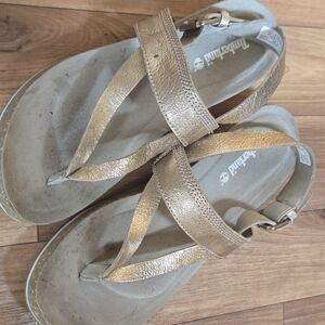 Stylish Timberland Women's Metallic Gold Sandals 8.5 US